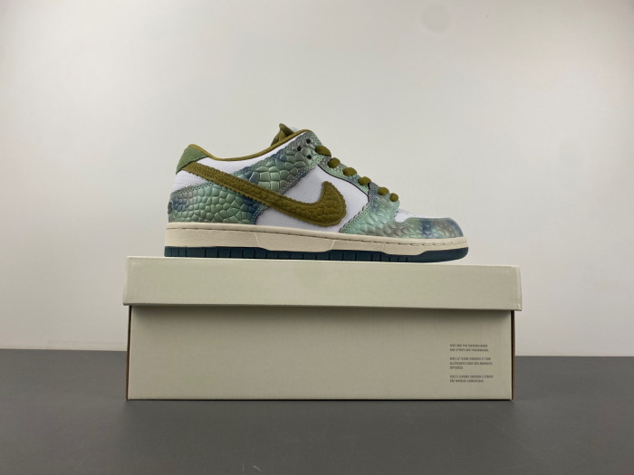 NIKE SB DUNK LOW ALEXIS SABLONE CHAMELEON HJ3386-300