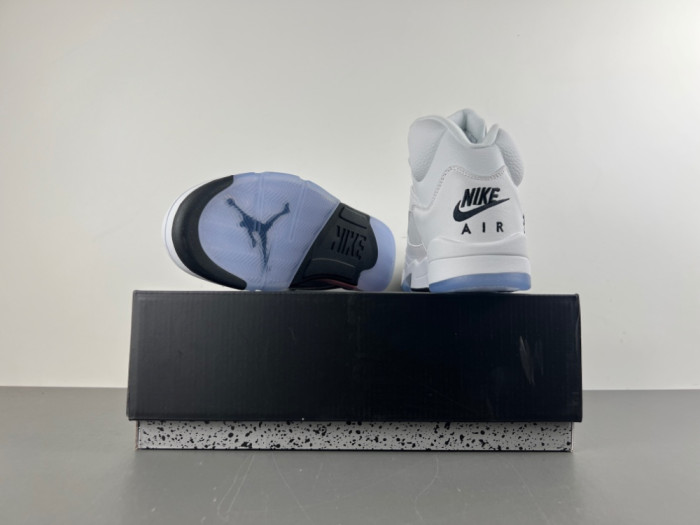 Jordan 5 Retro White Metallic (2026) - HQ7978-103