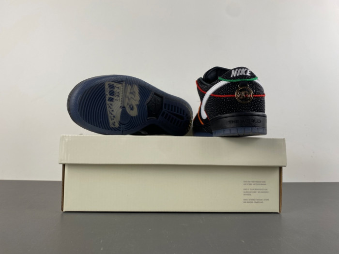 Nike SB Dunk Low Bronx Girls Skate Men