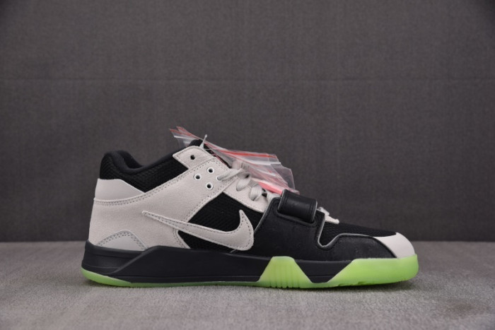 TRAVIS SCOTT X JORDAN JUMPMAN JACK TR CHASE B BLACK NIGHT SILVER IH7971-001