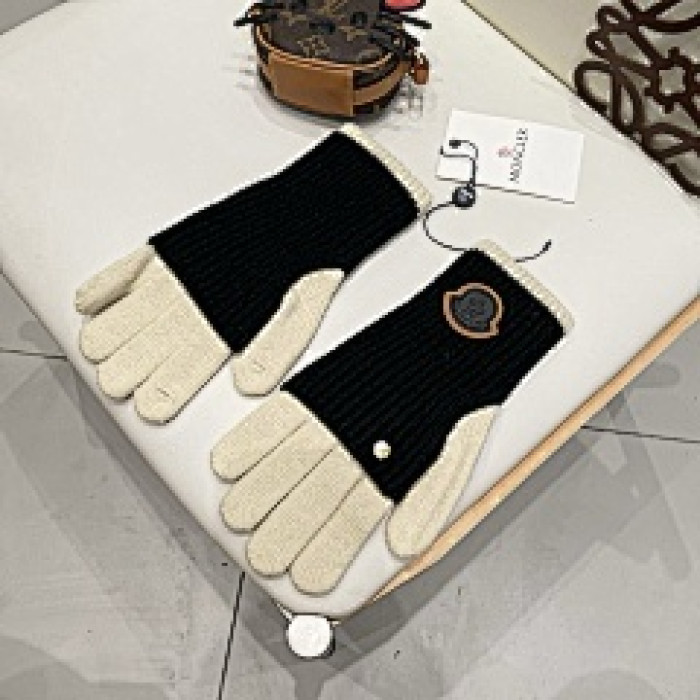 MONCLER GLOVES