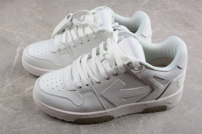 ofw out of office low-top leather sneakers 23062104